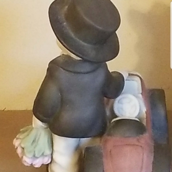 Pretty As A Picture One Of Lifes Sweetest Moments Enesco Figurine 472379 - Picture 5 of 12